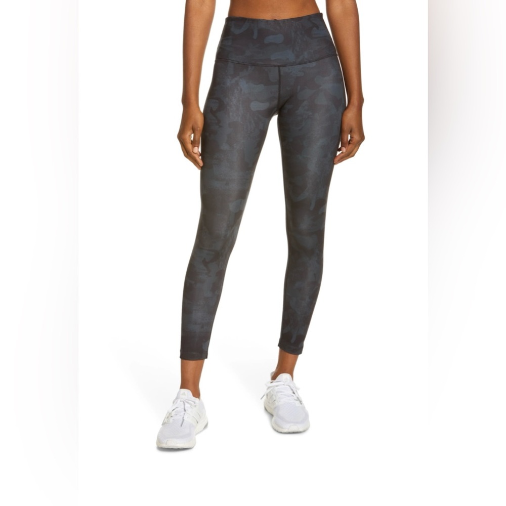🛍️NEW Zella XS Gray Camo Studio Lite Print High Waist 7/8 Leggings